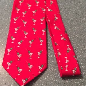Alynn Christmas tie